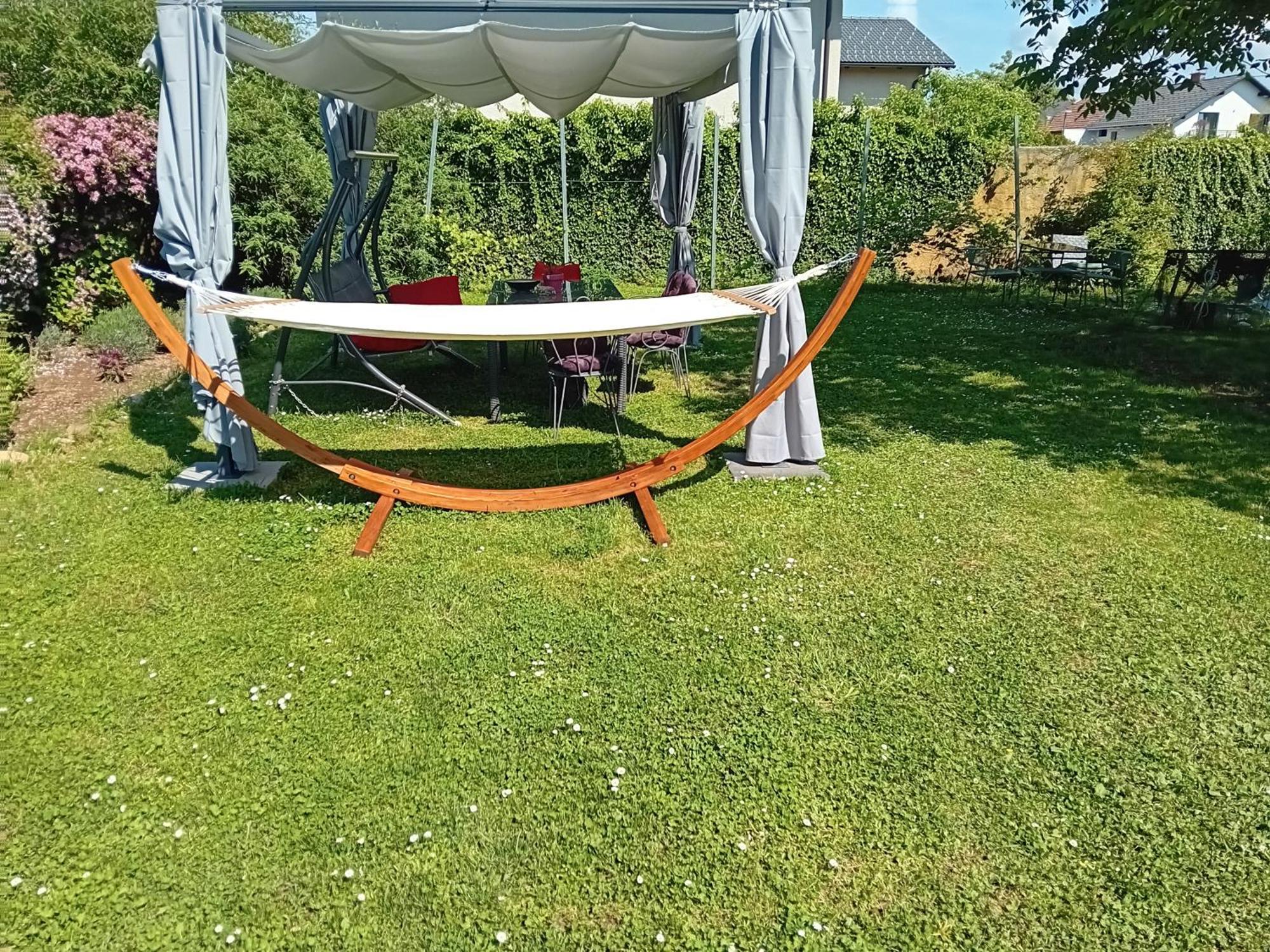 Camping Under The Walnut In Your Own Tent On A Shared Lot And Shared Bathroom Ljubljana Dış mekan fotoğraf